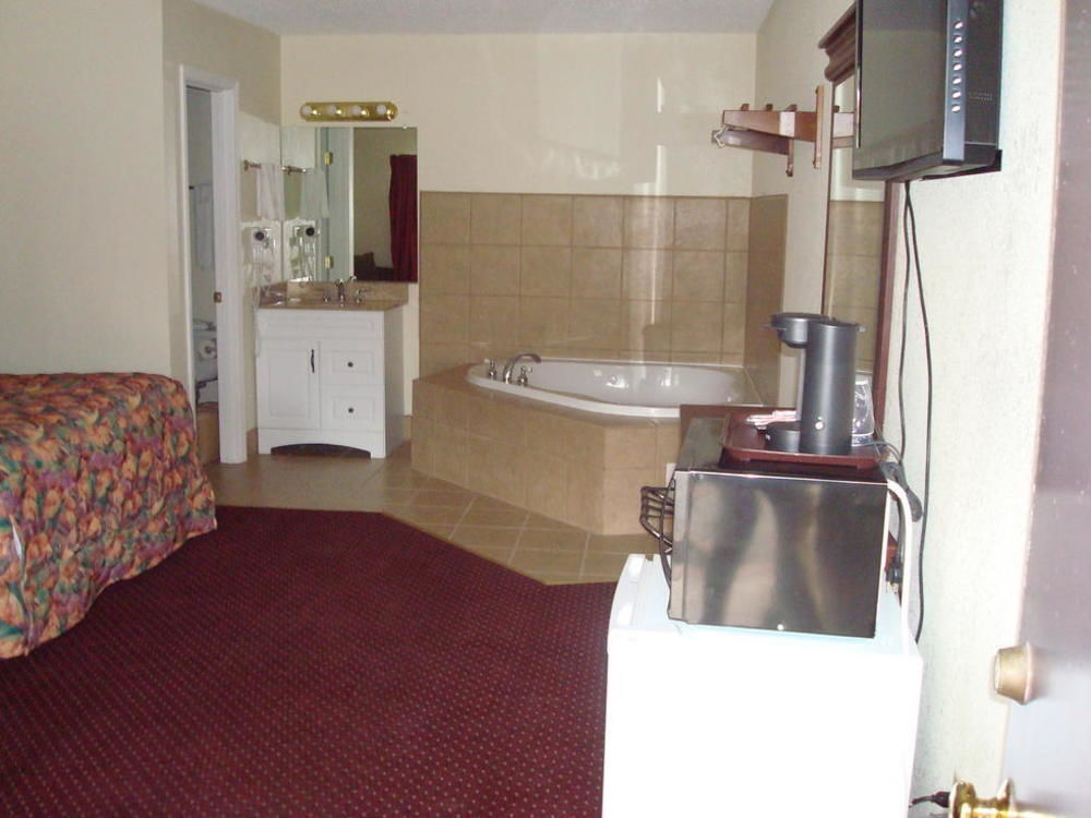 The Whispering Pines Motel- Whitestone White Stone Exterior foto
