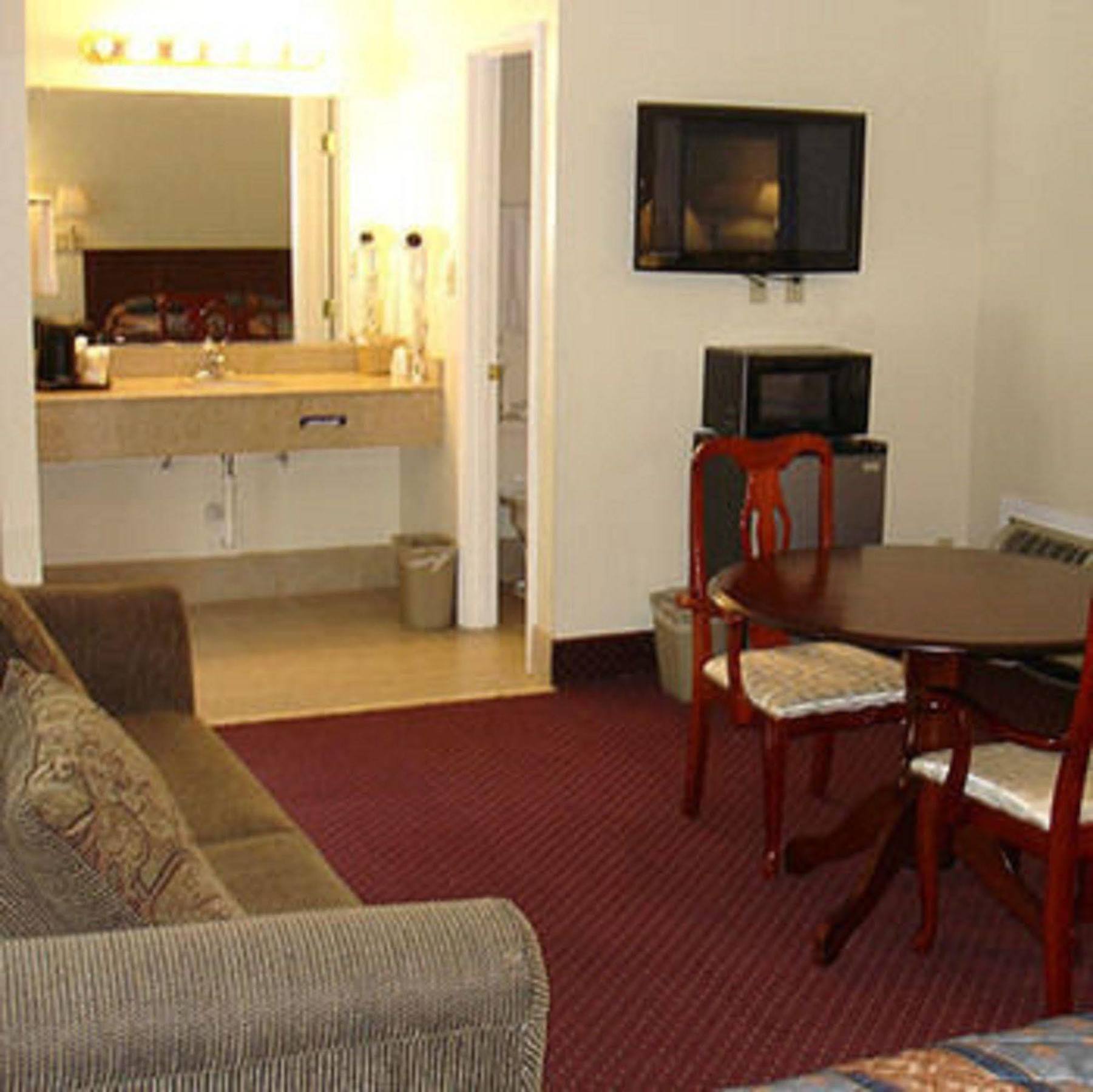 The Whispering Pines Motel- Whitestone White Stone Quarto foto
