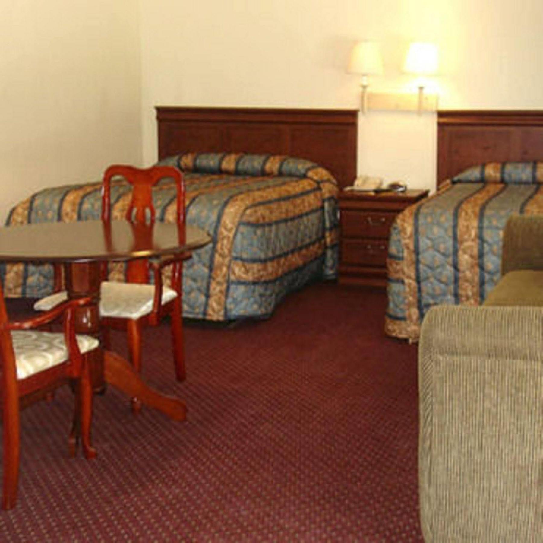 The Whispering Pines Motel- Whitestone White Stone Quarto foto