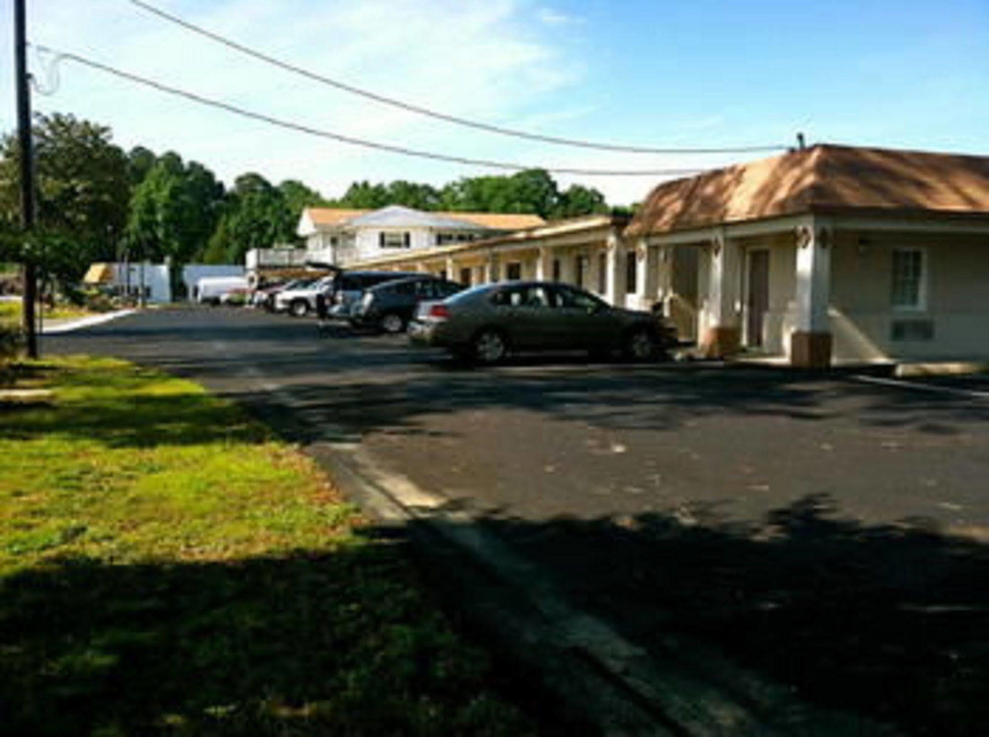 The Whispering Pines Motel- Whitestone White Stone Exterior foto